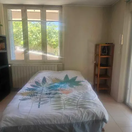 Studio Avec Piscine * كاسْتْرْ